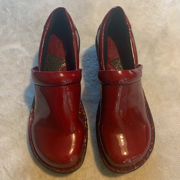 boc patent leather clogs